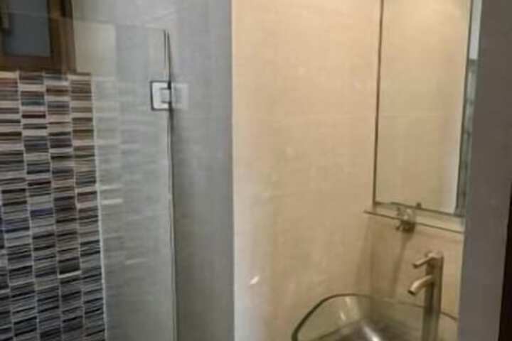 Room 20 of 28