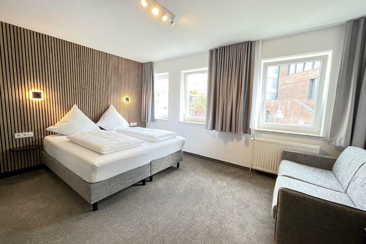 Room 18 of 32