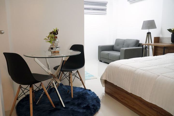 Room 8 of 33