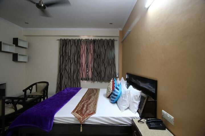 Room 7 of 14