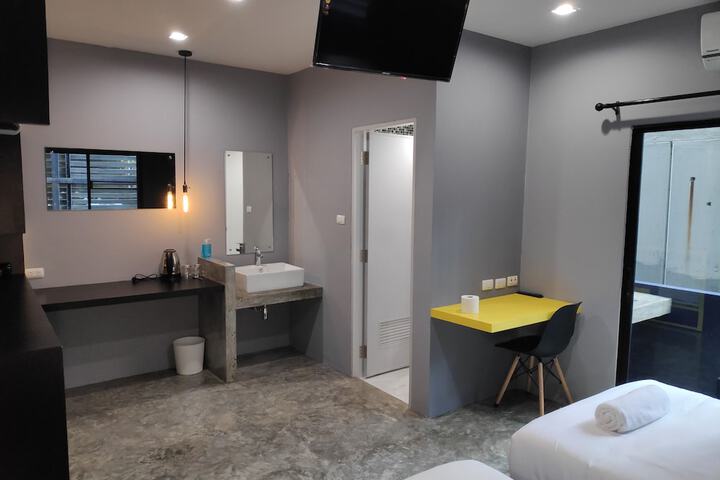 Room 9 of 36