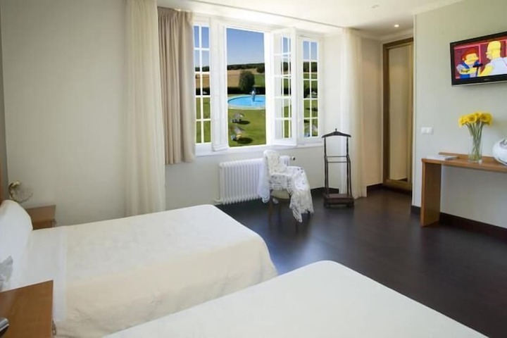 Room 4 of 24