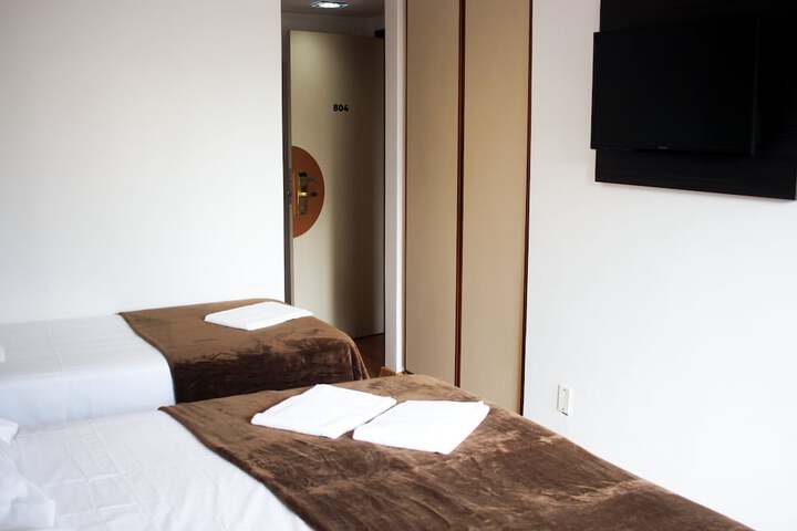 Room 6 of 22