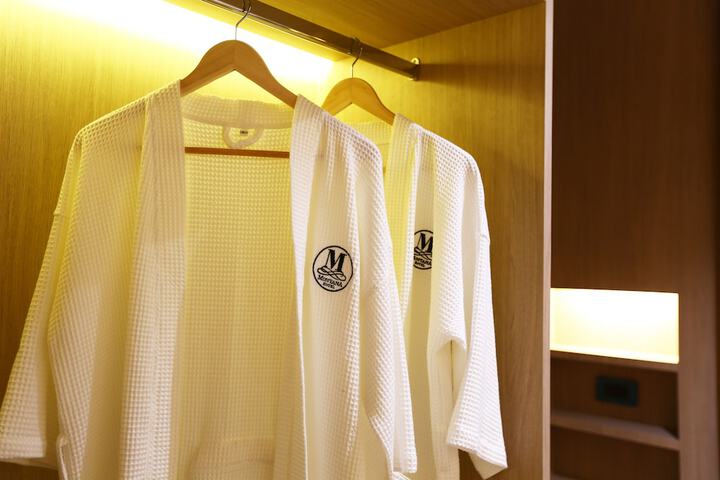 Room 53 of 95