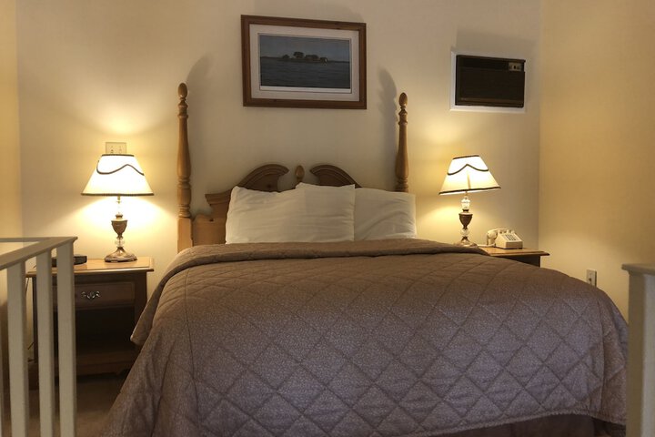 Room 25 of 65