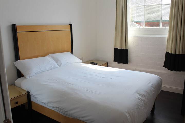 Room 35 of 78