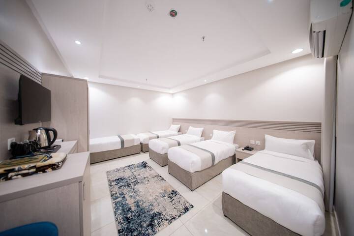 Room 32 of 64
