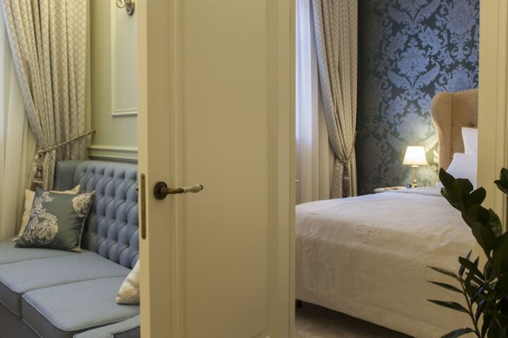 Room 12 of 46