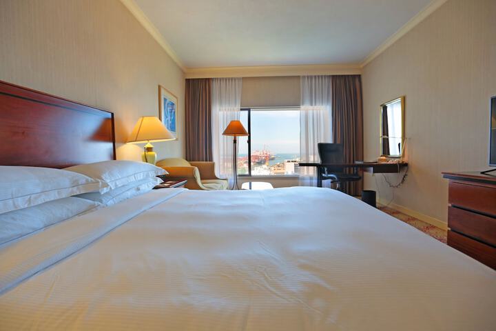 Room 21 of 176