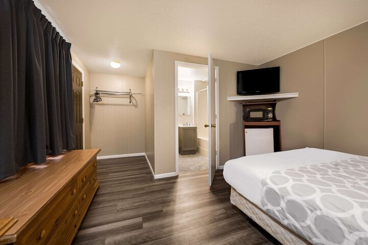 Room 3 of 19