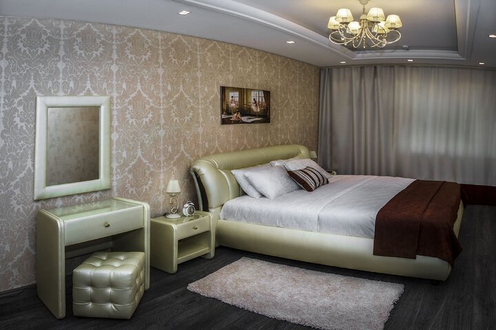 Room 13 of 81