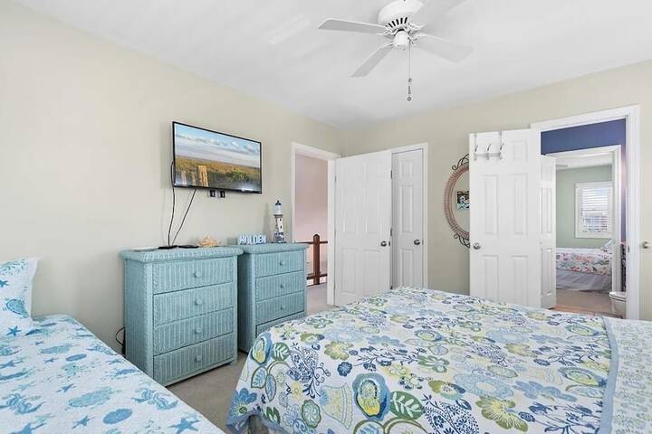 Room 2 of 35