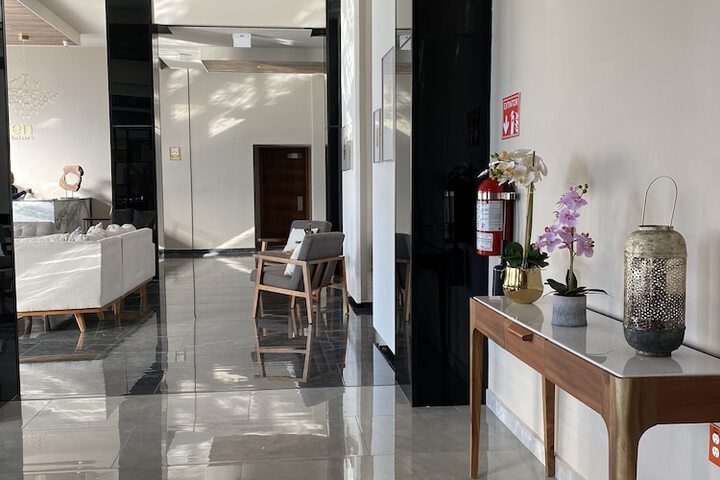 Room 13 of 38