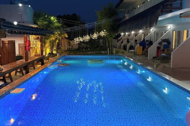 Hotel 8 of 12