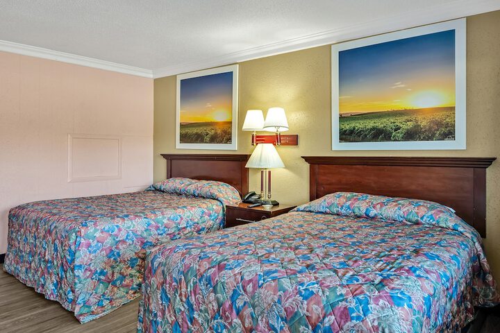 Room 11 of 30