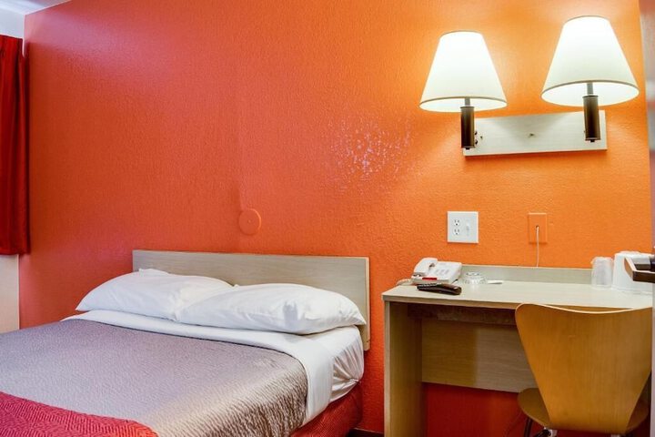 Room 19 of 29