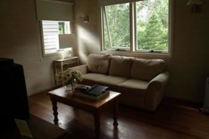 Room 6 of 13