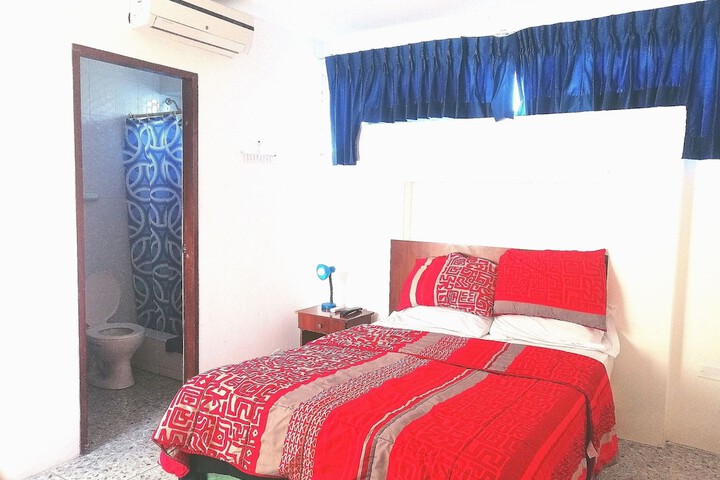 Room 5 of 10