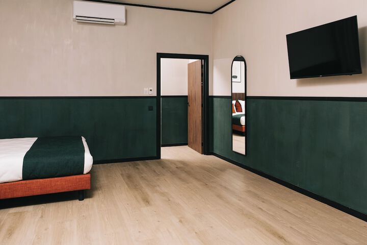 Room 79 of 174