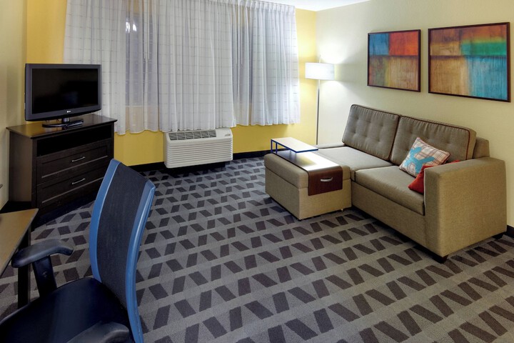 Room 8 of 32