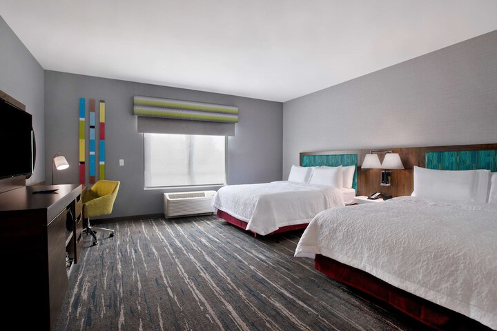2 Queen Beds Hearing Accessible (5 of 6)