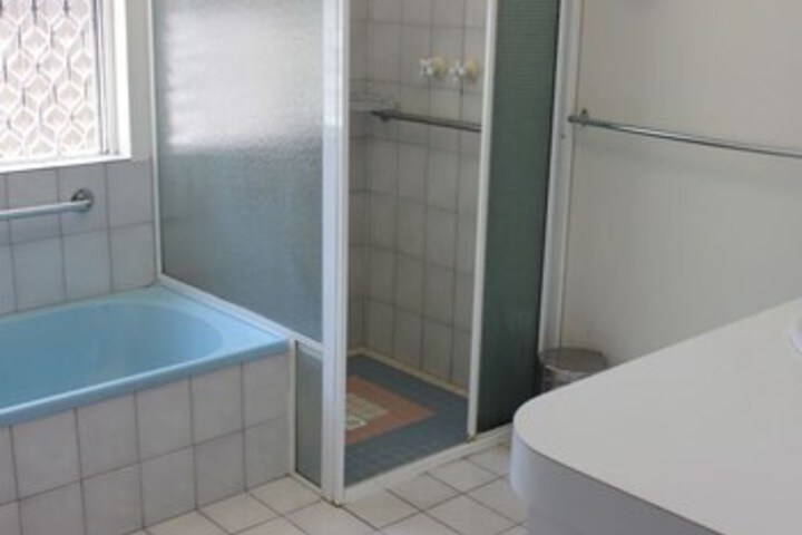 Room 4 of 23