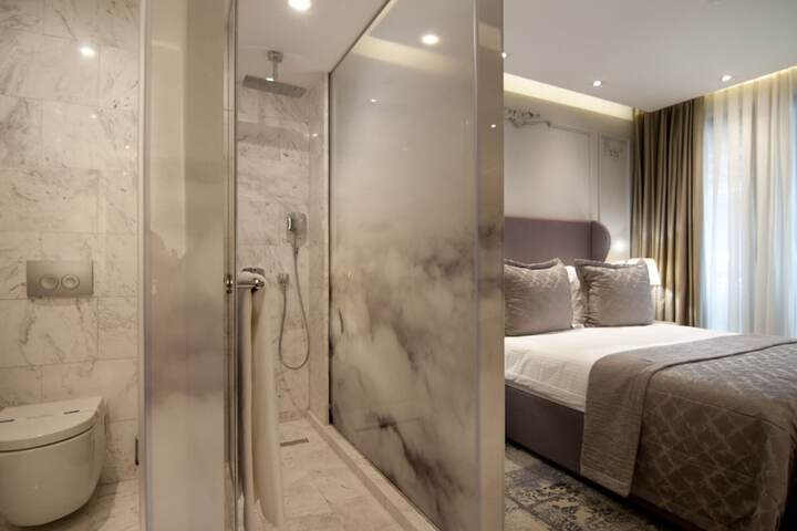 Room 37 of 54