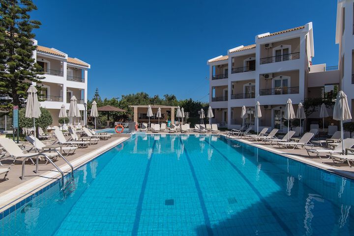 Hotel with Pool