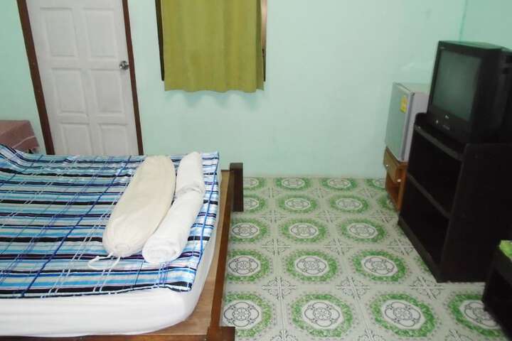 Room 4 of 19