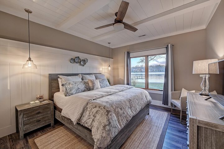Room 8 of 35