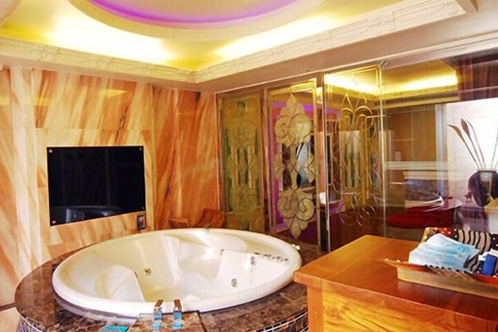 Room 20 of 23