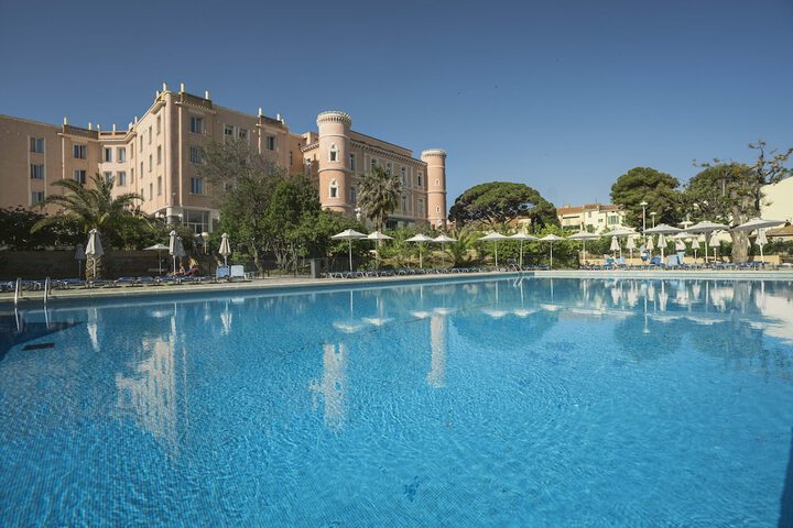 Pool Hotel
