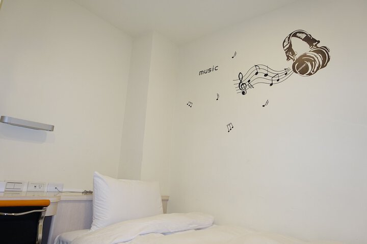 Room 9 of 56