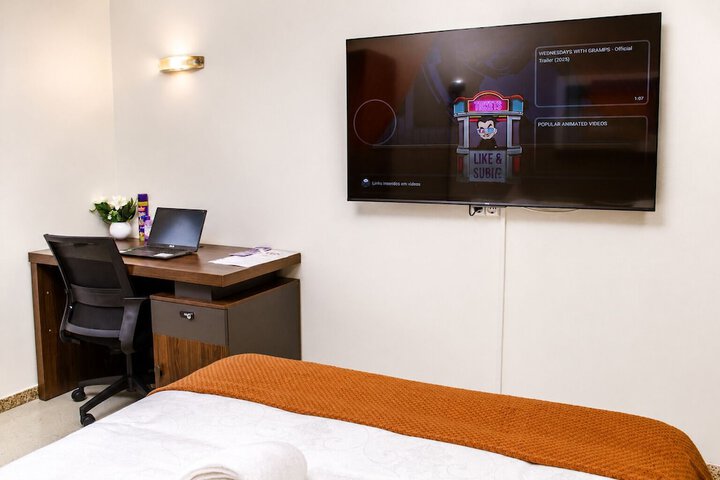Room 2 of 13