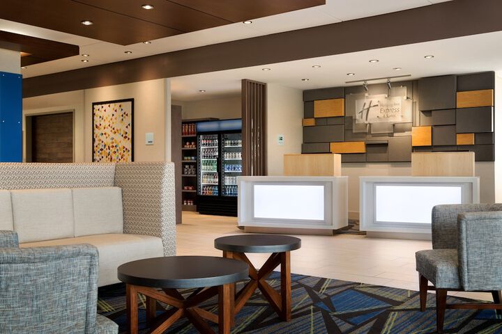 Check-in/check-out kiosk