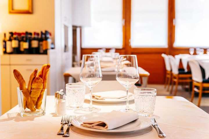 Dining 47 of 66