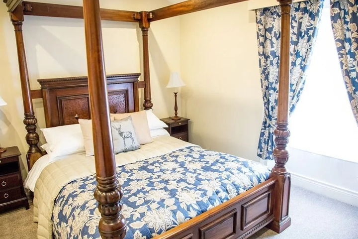 Room 4 of 21