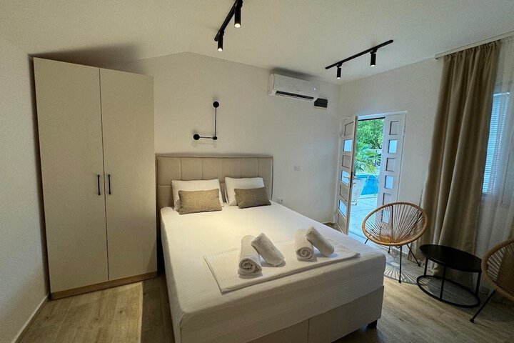 Room 13 of 52