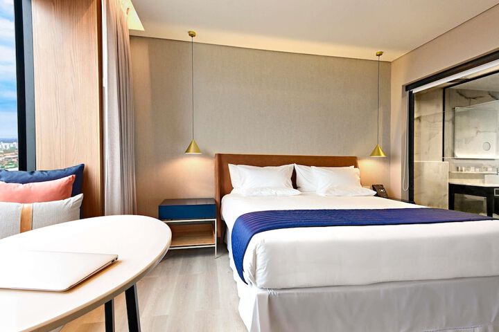 Room 35 of 100
