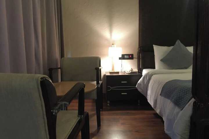 Room 33 of 111