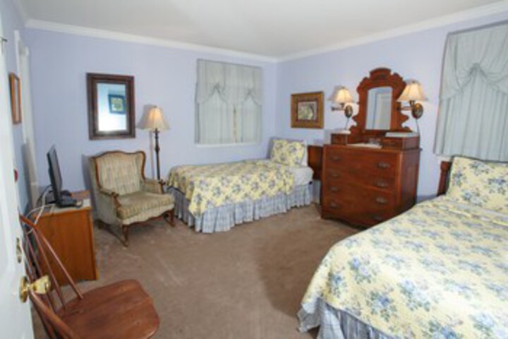 Room 212 of 253