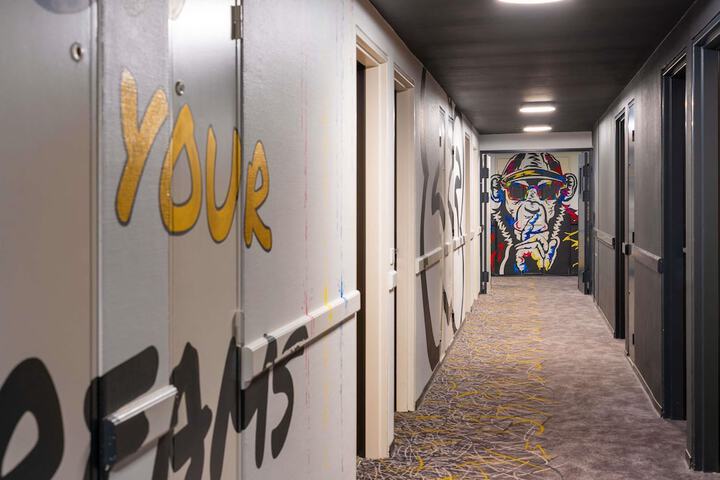 Hotel 52 of 53