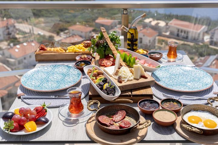 Dining 90 of 128