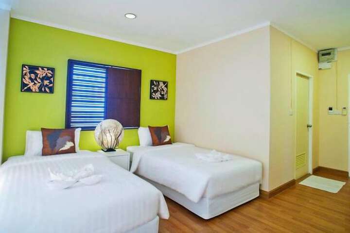 Room 11 of 22