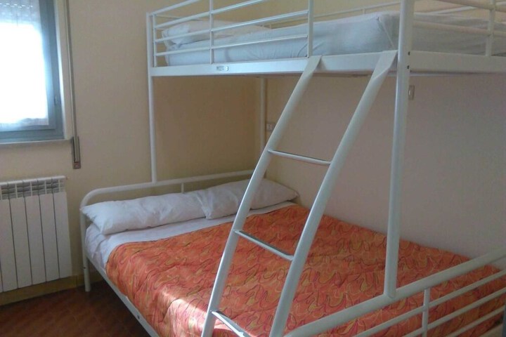 Room 6 of 47