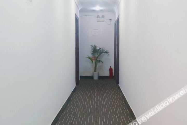 Hotel Interior 4 of 31