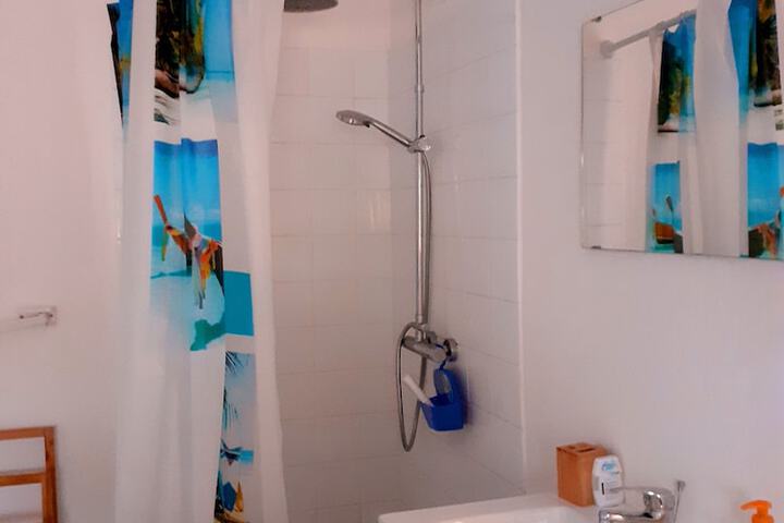 Room 14 of 46