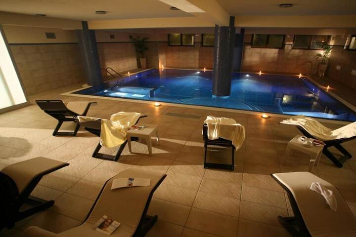 Pool 15 of 36