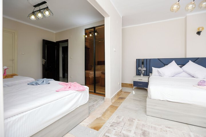 Room 7 of 34