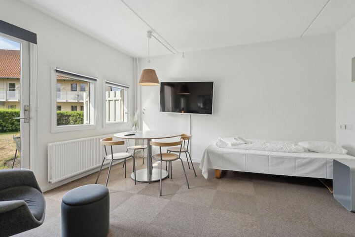 Room 7 of 28